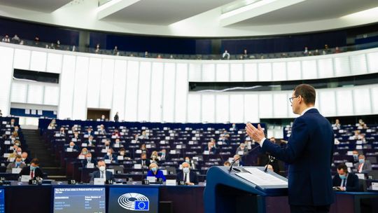 Rezolucja w sprawie Polski. Co oznacza decyzja PE?