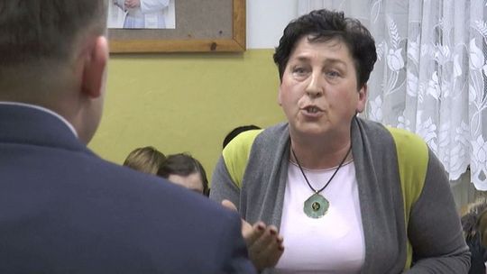 Rodzice walczą o szkołę w gminie Łomża - VIDEO Rodzice walczą o szkołę w gminie Łomża - VIDEO