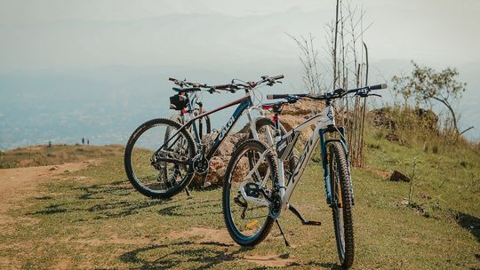 Rowery cross męskie – idealne na codzienne i weekendowe trasy