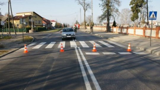 Rowerzysta wjechał wprost pod koła volkswagena