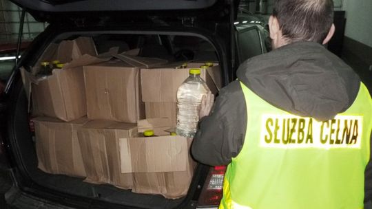 Służba Celna przechwyciła podejrzany spirytus