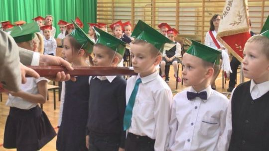 Sp 4 w Zambrowie - Ślubowanie uczniów klas pierwszych