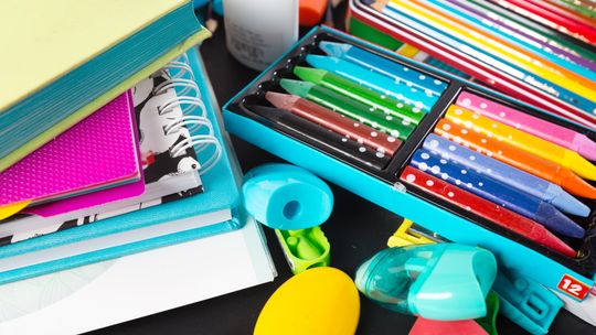 Środki wypłacane na wyprawkę szkolną sięgnęły już blisko 1,3 mld zł, w tym 37,7 mln zł w regionie