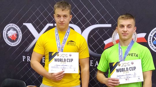 Sukces łomżyniaków z „Wety” i Bursy Szkolnej nr 2 w Pucharze Świata w Wyciskaniu Sztangi Leżąc