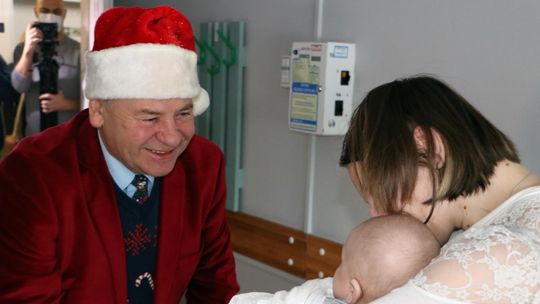 Święty Mikołaj odwiedził dzieci w Szpitalu Wojewódzkim w Łomży [VIDEO]