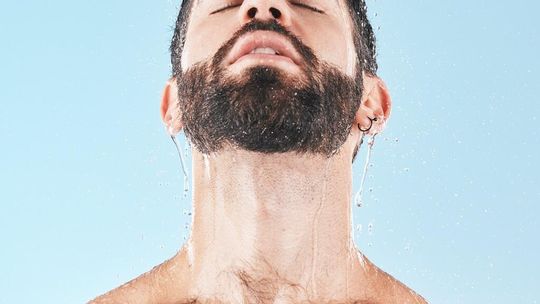 Szampon do brody: Dlaczego warto stosować specjalistyczny produkt do pielęgnacji brody?