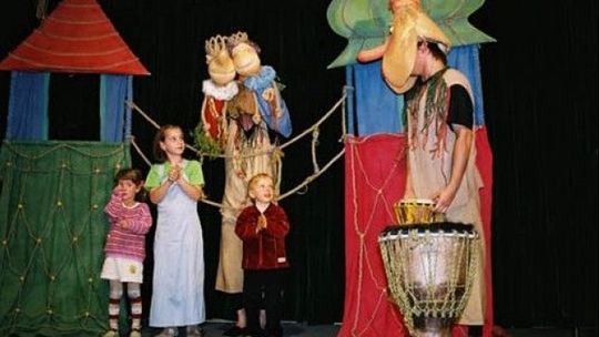 SZNURKOWE SKRZATY w wykonaniu aktorów Teatru Wielkie Koło