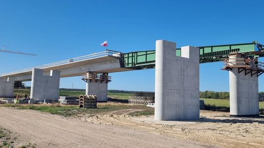Tak powstaje nowy most na Narwi [VIDEO]