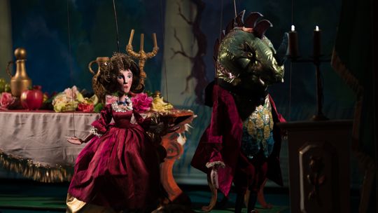 TEATRALNE MIKOŁAJKI Z PIĘKNĄ I BESTIĄ!