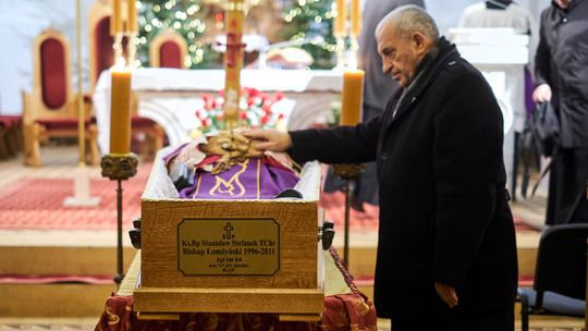 Trwają uroczystości pogrzebowe biskupa Stanisława Stefanka [FOTO] 