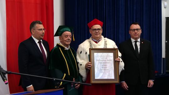 Trzydzieści lat uczelni. Nowy rok, kolejne pokolenie - [VIDEO]