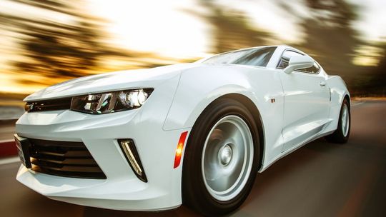 Twoje auto potrafi „mówić” – poznaj jego język