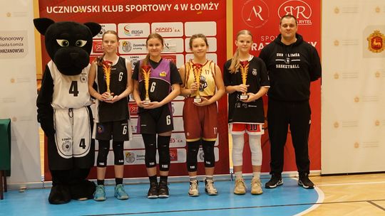 UKS 4 Łomża/ GUKS Olimpijczyk wygrywa Ogólnopolski Turniej Koszykówki UKS 4 Łomża Basket CUP