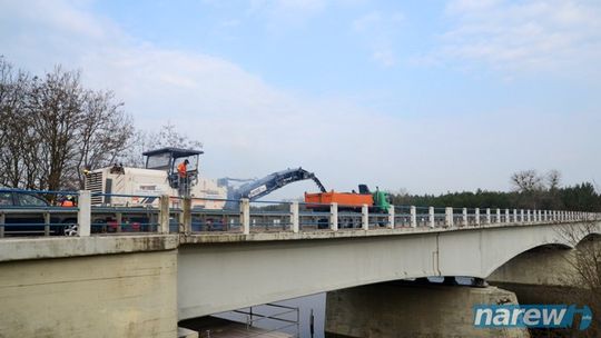 Utrudnienia na moście w Nowogrodzie - FOTO