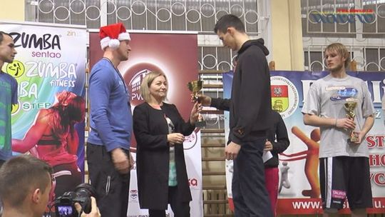 V Turniej Mikołajkowy o Puchar Rektora PWSIiP - VIDEO