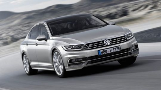 Volkswagen Passat wybrany samochodem 2015 roku - VIDEO