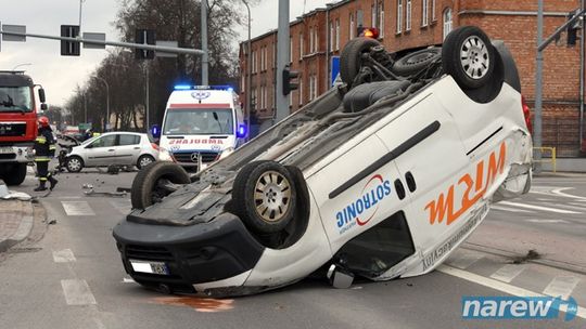 Wjechał na czerwonym... FOTO