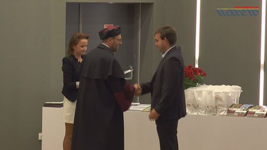 Wręczenie dyplomów w PWSIiP. VIDEO