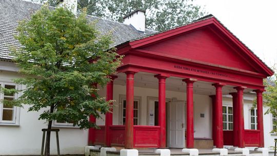 „Wszyscy śnimy pod jednym dachem” – plenerowy spektakl muzyczny w Krasnogrudzie