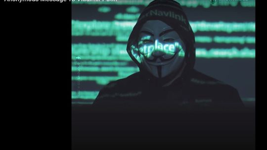 Wytoczyli Putinowi prawdziwą wojnę w cyberprzestrzeni. Kim są Anonymous?