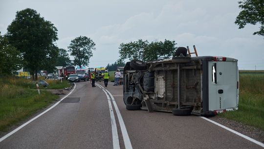 Zablokowana droga do Wizny i jedna osoba w szpitalu po wypadku 3 aut [FOTO] 