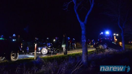 Zablokowana droga Łomża - Nowogród po wypadku pięciu aut