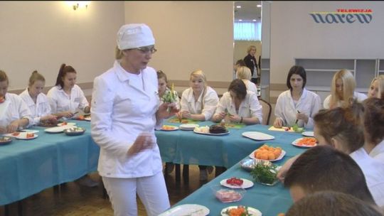 Zajęcia praktyczne przyszłych techników żywienia. VIDEO