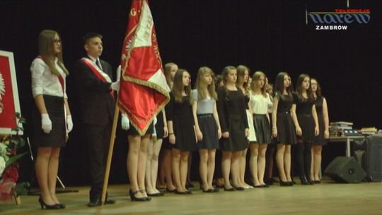 Zambrów - Gimnazjum nr 1 - pożegnanie absolwentów - VIDEO
