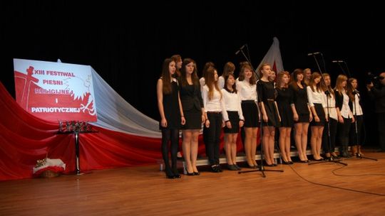 Zambrów: XIII Festiwal Piosenki Religijnej i Patriotycznej