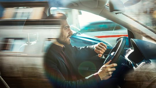 Zmiany w prawie drogowym. Kierowcy rejestrujący auto wydadzą mniej  