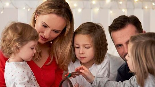 ZUS od początku roku wypłacił ponad 54 miliardy złotych w ramach świadczenia wychowawczego ZUS od początku roku wypłacił ponad 54 miliardy złotych w ramach świadczenia wychowawczego