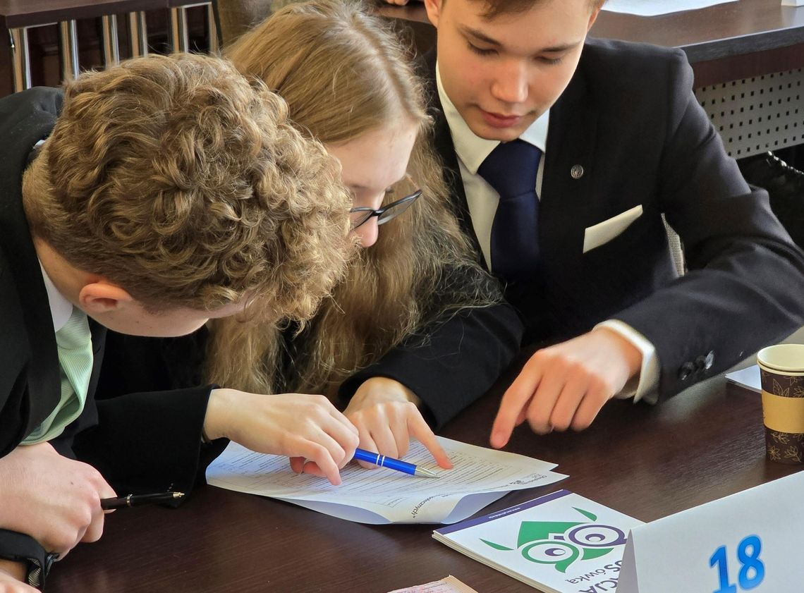 577 uczniów z 25 szkół ponadpodstawowych w województwie podlaskim dzisiaj sprawdzi swoją wiedzę o ubezpieczeniach społecznych 577 uczniów z 25 szkół ponadpodstawowych w województwie podlaskim dzisiaj sprawdzi swoją wiedzę o ubezpieczeniach społecznych