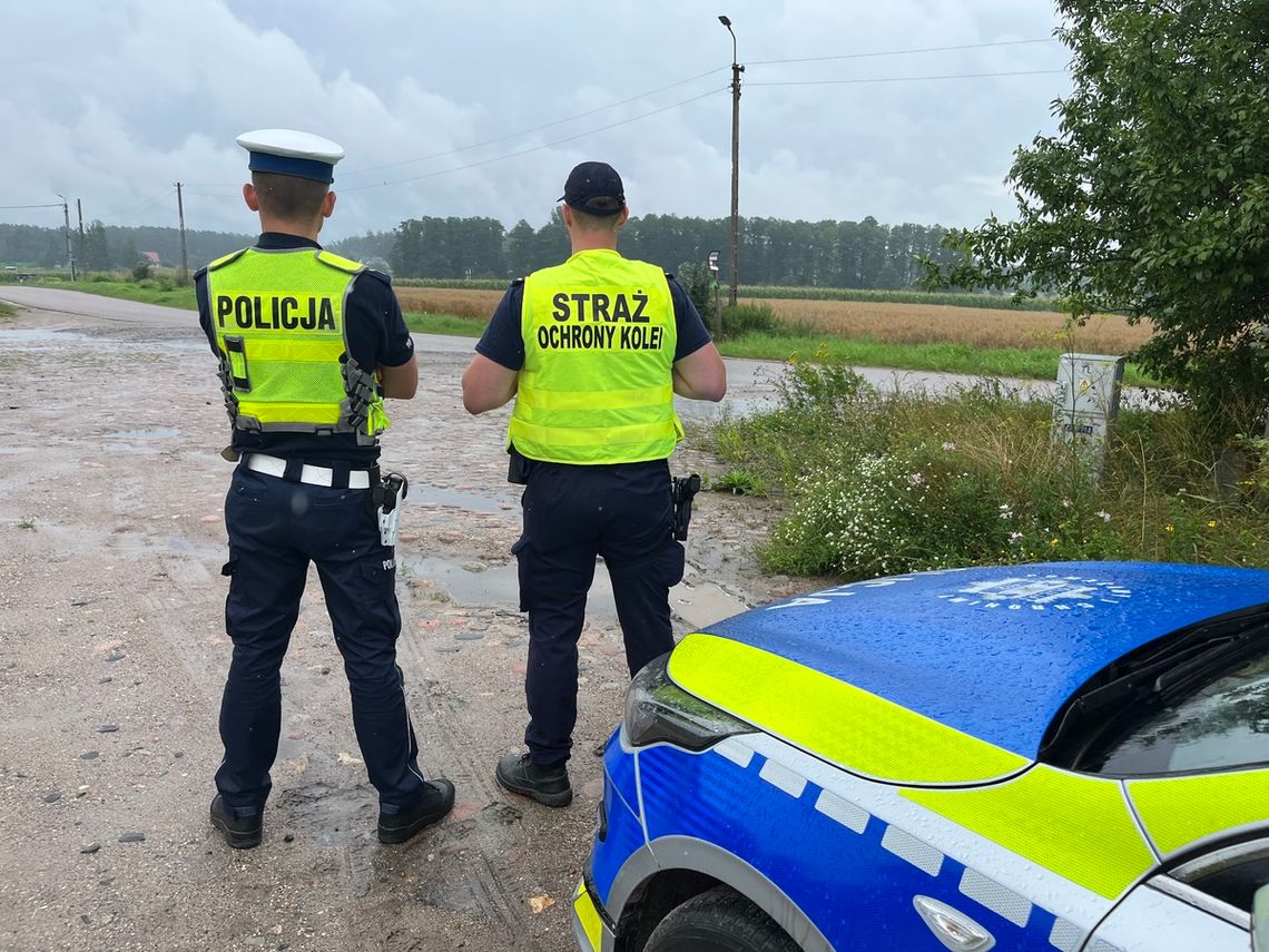 Akcja „Bezpieczny przejazd” na terenie powiatu łomżyńskiego Akcja „Bezpieczny przejazd” na terenie powiatu łomżyńskiego