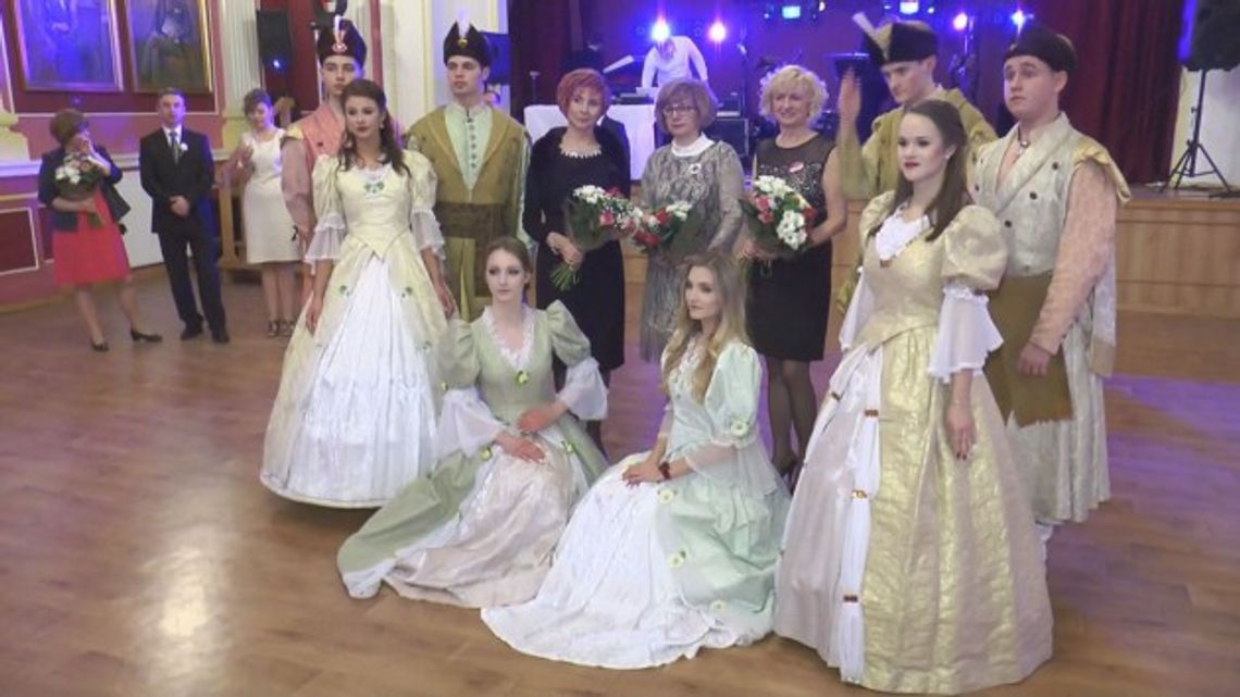 Bal Maturalny w II LO w Łomży - video