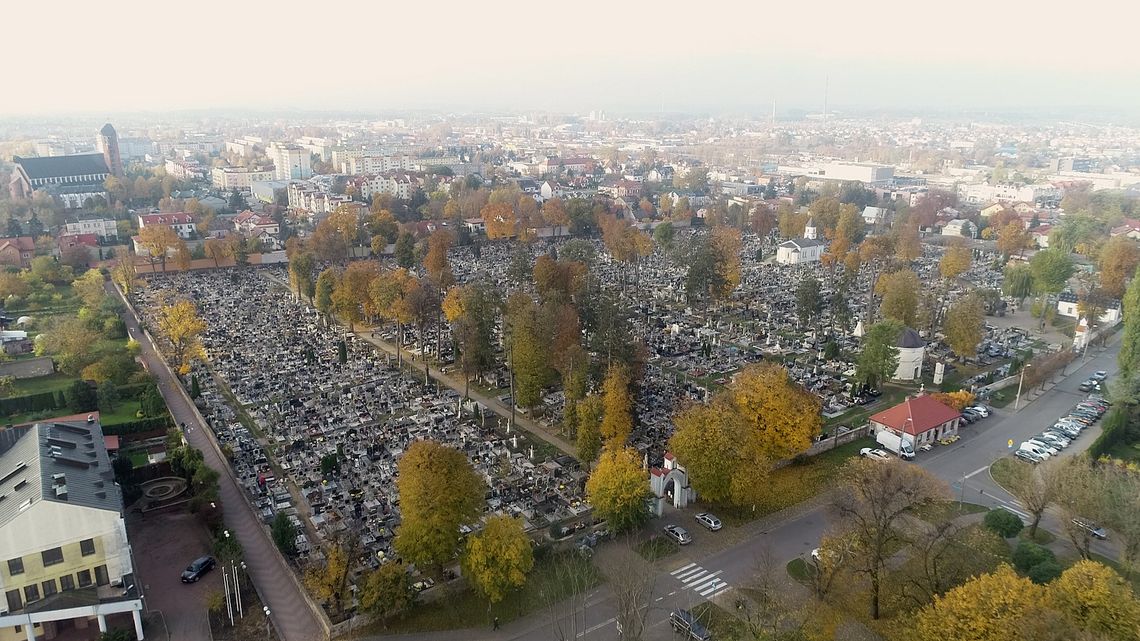 Cmentarz Katedralny w Łomży [VIDEO]