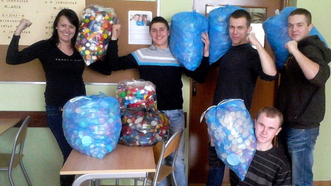 Coraz więcej nakrętek dla Wiktorii Coraz więcej nakrętek dla Wiktorii