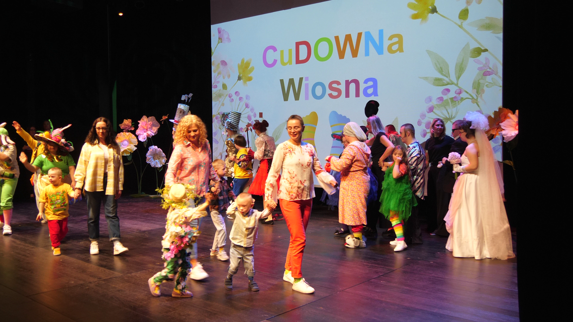 CuDOWNA Wiosna w Łomży: kolor, integracja i niezwykła energia - [VIDEO]