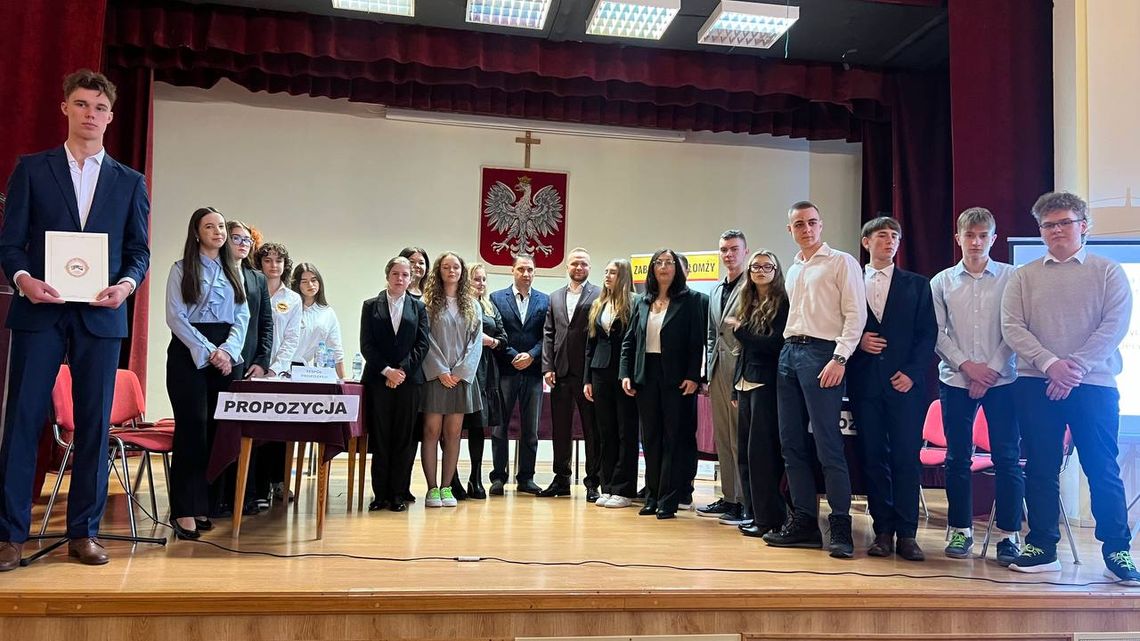 DEBATA OXFORDZKA W ŁOMŻY: Młodzi o przyszłości! [VIDEO]