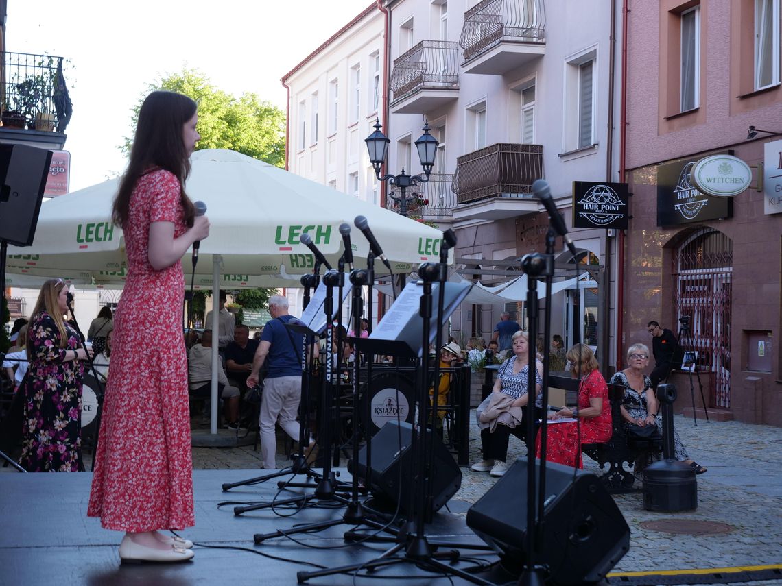 Farna po raz piąty. Ulica, która pamięta ludzi i kulturę - [VIDEO]