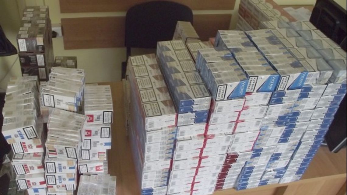 Jedwabne: 1800 paczek nielegalnych papierosów Jedwabne: 1800 paczek nielegalnych papierosów