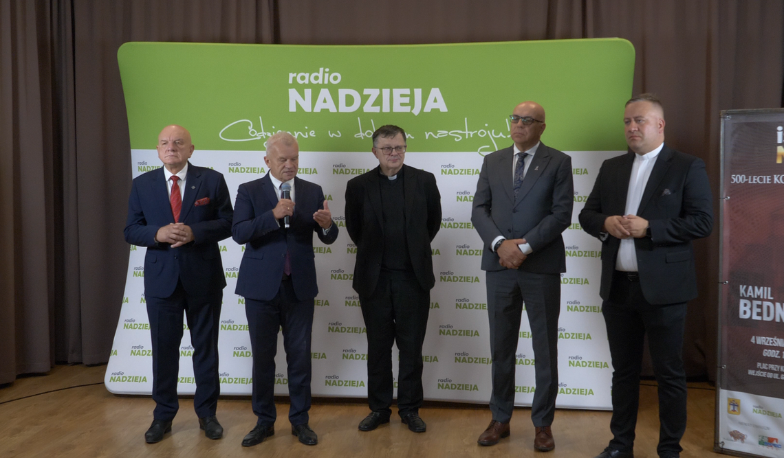 Kamil Bednarek zagra na 500‑lecie łomżyńskiej katedry. Koncert już 4 września na Placu Katedralnym - [VIDEO]