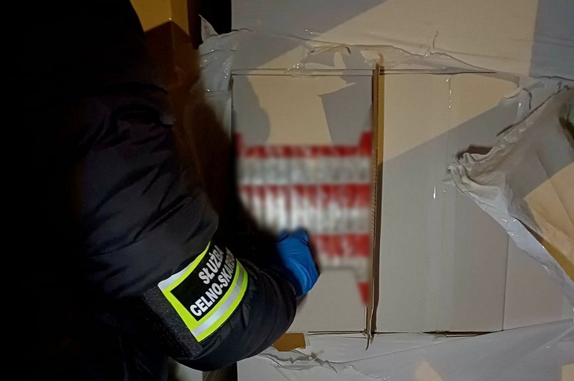 KAS powstrzymała kontrabandę nielegalnych papierosów wartą prawie 9 mln zł