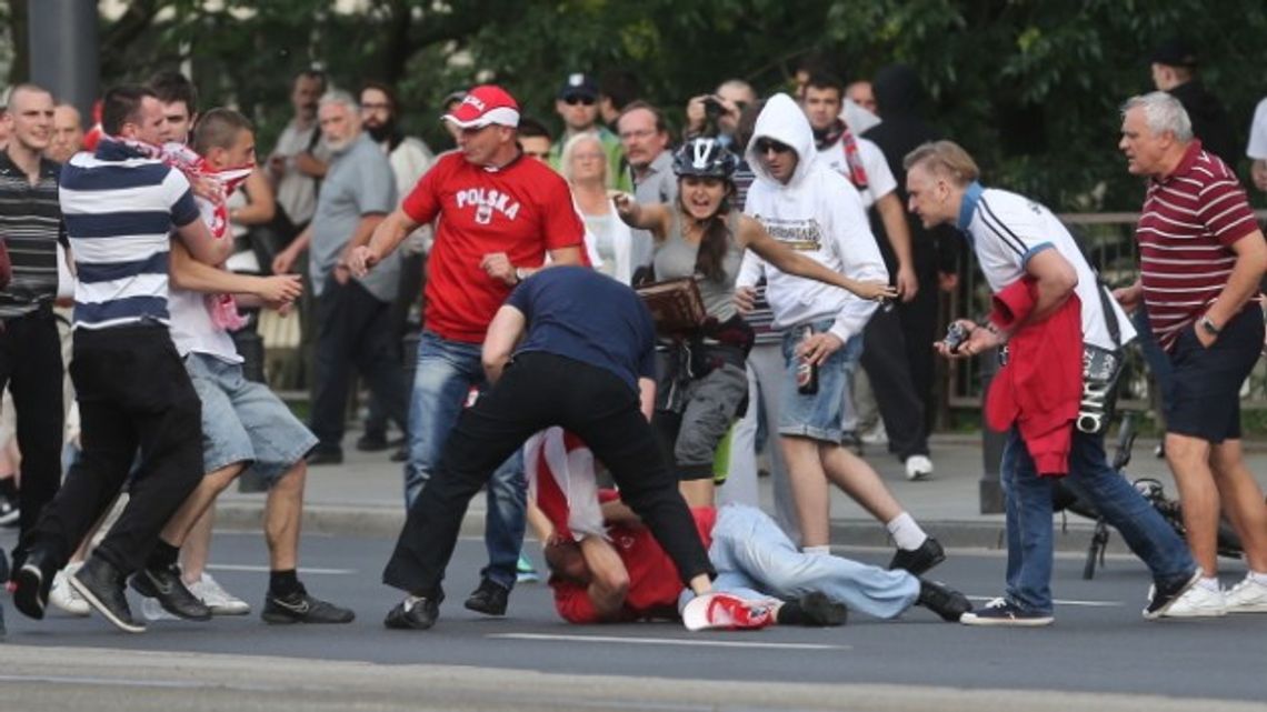 Każdy internauta może pomóc w identyfikacji pseudokibiców