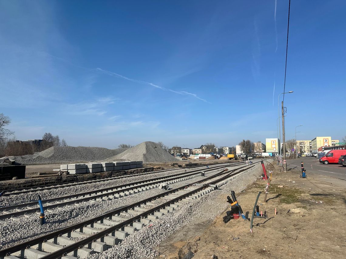 Kolej wraca do Łomży. Trwają prace na trasie do Ostrołęki i Tłuszcza