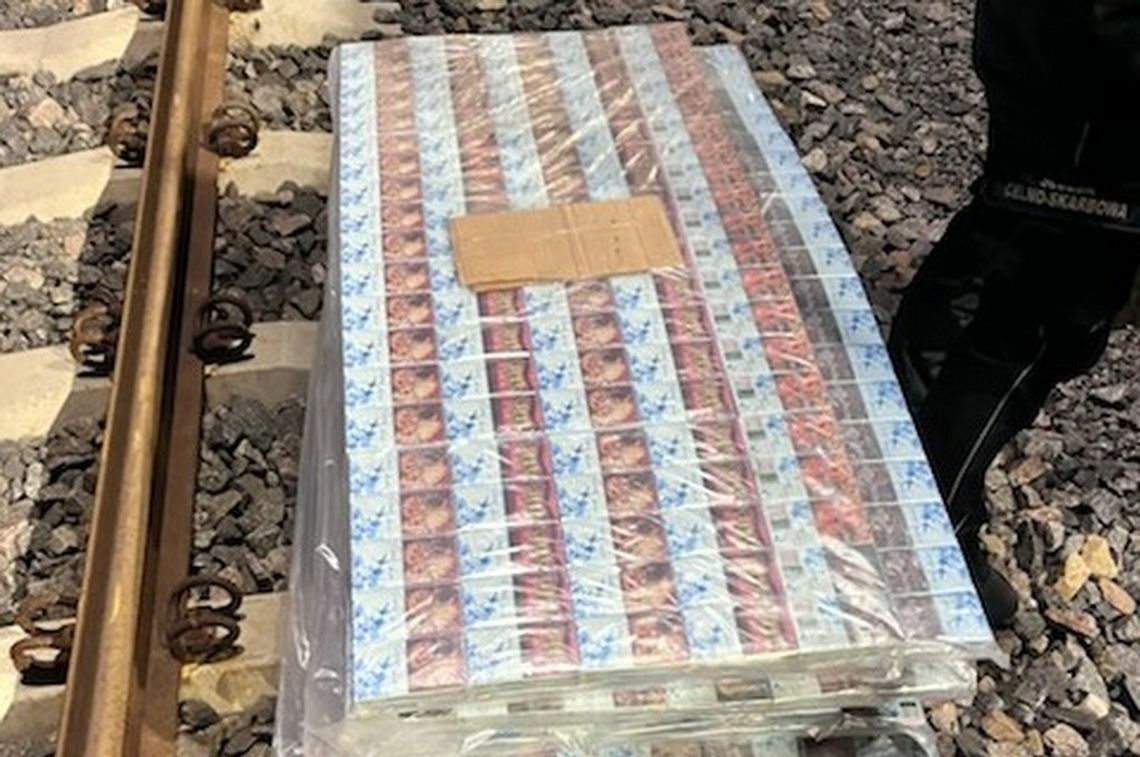 Kolejowe cysterny z papierosową kontrabandą w Siemianówce