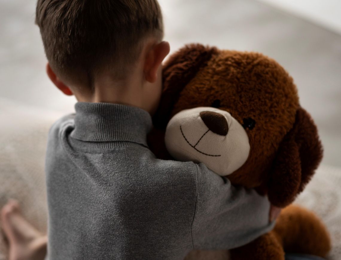 Komu przysługuje 654,48 zł miesięcznie dodatku dla sieroty zupełnej