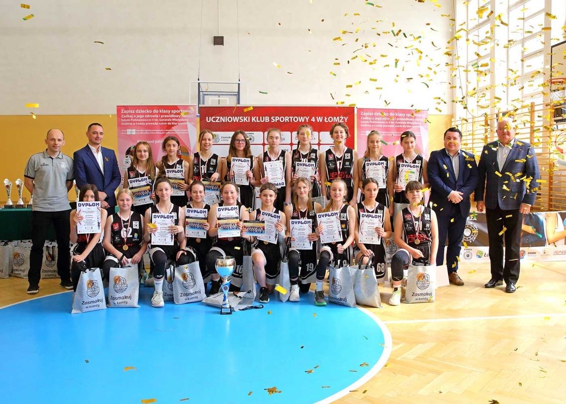 Koszykarki UKS 4 Łomża z brązowym medalem w Półfinale Młodzieżowych Mistrzostw Polski [FOTO] 