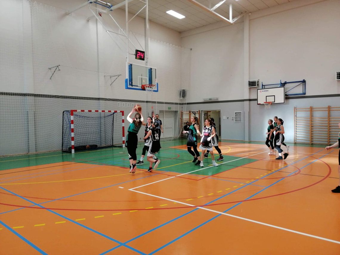 Koszykarki z SP4 awansują do Półfinału Województwa w Koszykówce Dziewcząt [FOTO] 