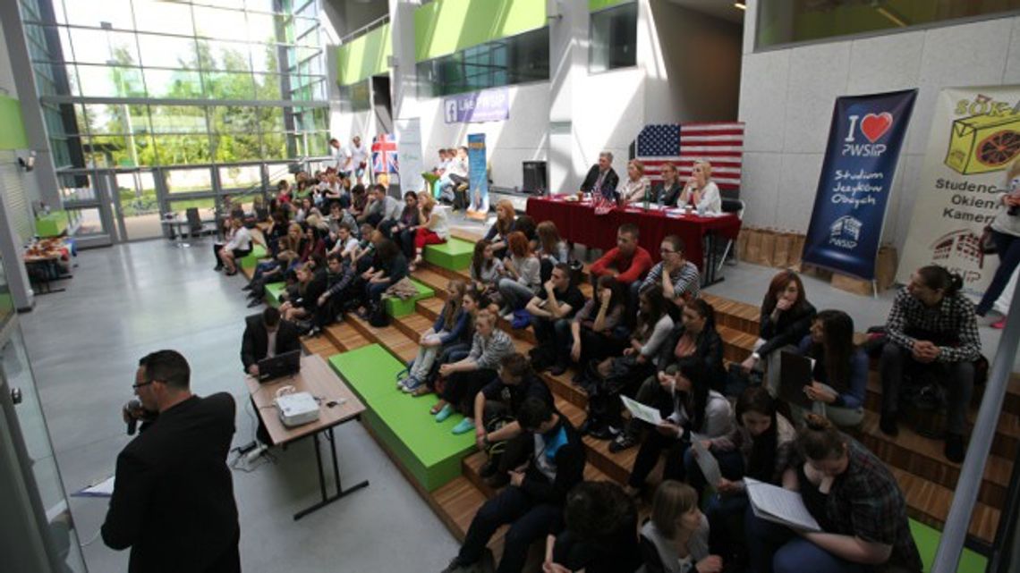 Kształcą praktyków i liderów – PWSIiP w Łomży Kształcą praktyków i liderów – PWSIiP w Łomży