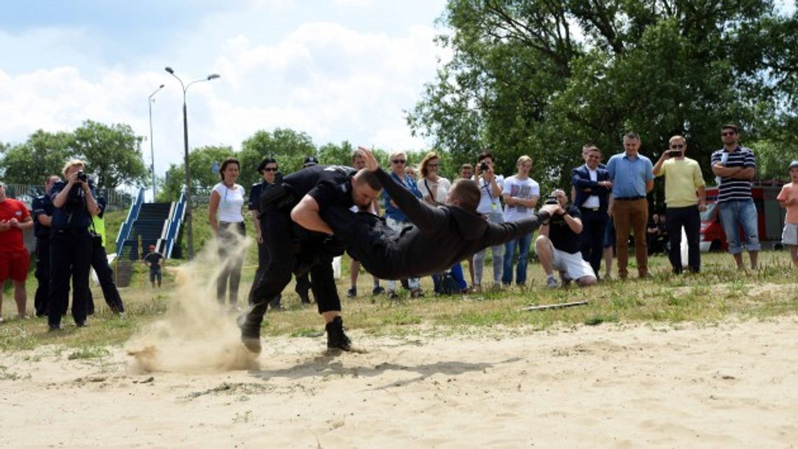 Lepiej grzecznie i przepisowo - FOTO Lepiej grzecznie i przepisowo - FOTO